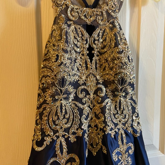 Prom Dress - Picture 3 of 6